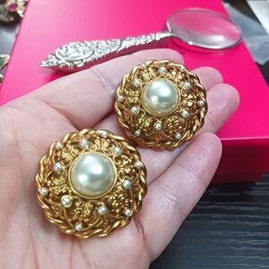 HENRY vintage Elegant Gold and Pearl Earrings Made In PARIS, FRANCE 80'S